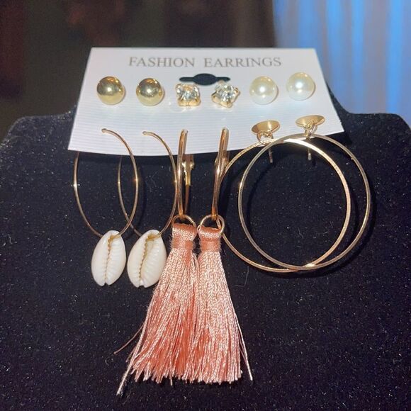 Fashion Earrings.  - Picture 12 of 13